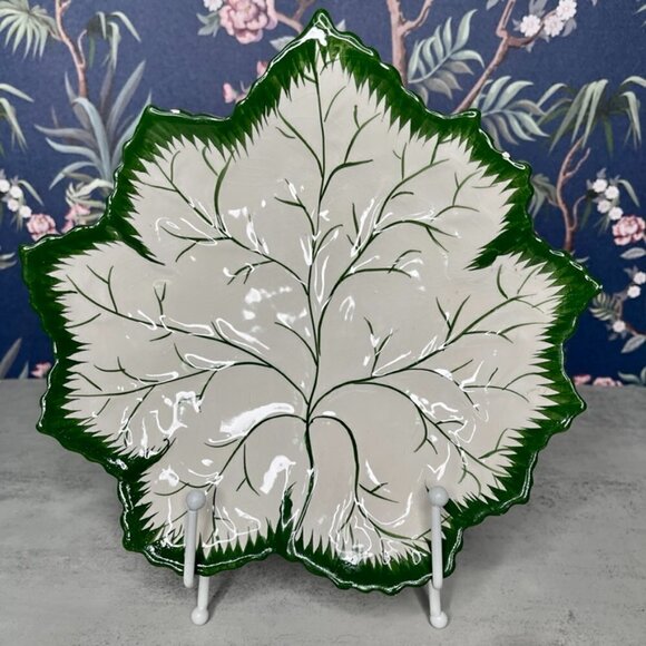 Olfaire Majolica Portugal White & Green Maple Leaf Plates Set of 5 - Picture 5 of 14